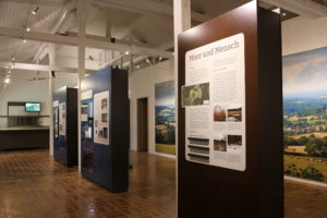 Ausstellung am Hoherodskopf - Fotograf: Helmut Kessler
